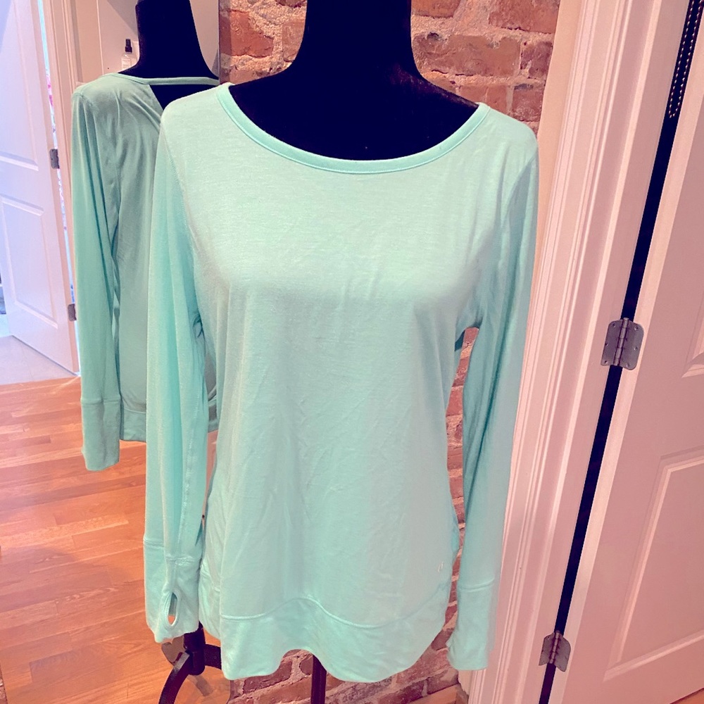 Gap Leisure Long Sleeve Tee with back cut-out